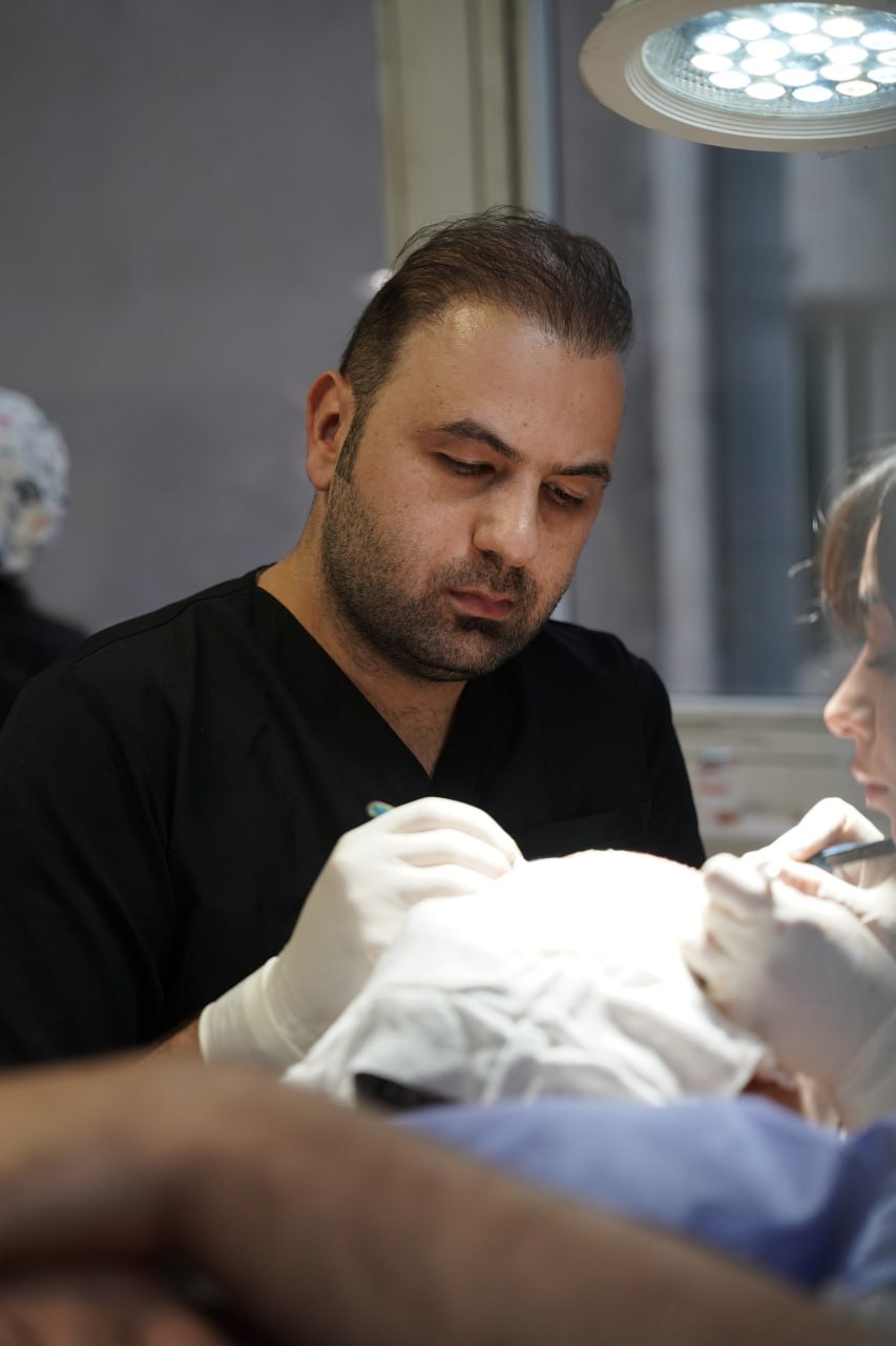 فرایند کاشت مو در کلینیک مه‌سیما